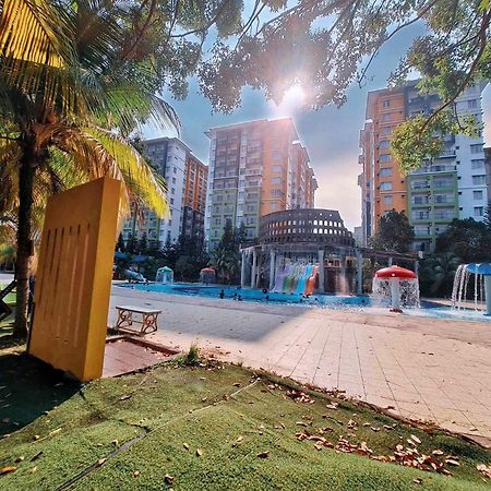 Melaka Top Largest Waterpark Resort - By Youbnb Homestay Melaka ภายนอก รูปภาพ