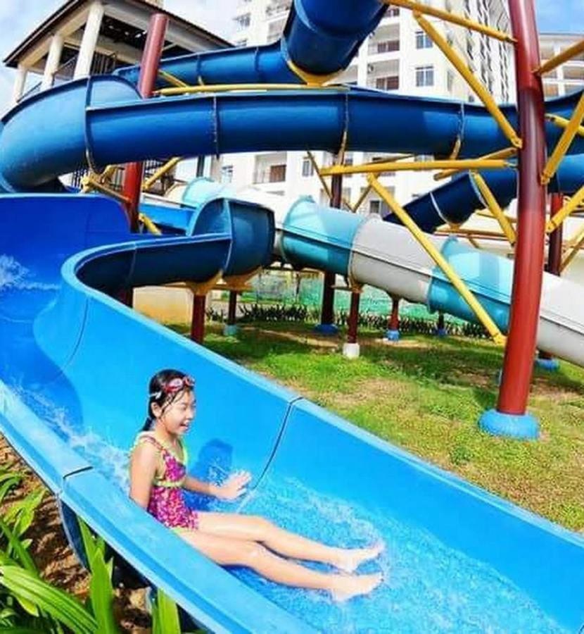 Melaka Top Largest Waterpark Resort - By Youbnb Homestay Melaka ภายนอก รูปภาพ