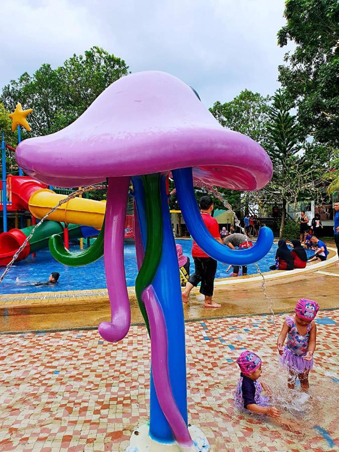 Melaka Top Largest Waterpark Resort - By Youbnb Homestay Melaka ภายนอก รูปภาพ