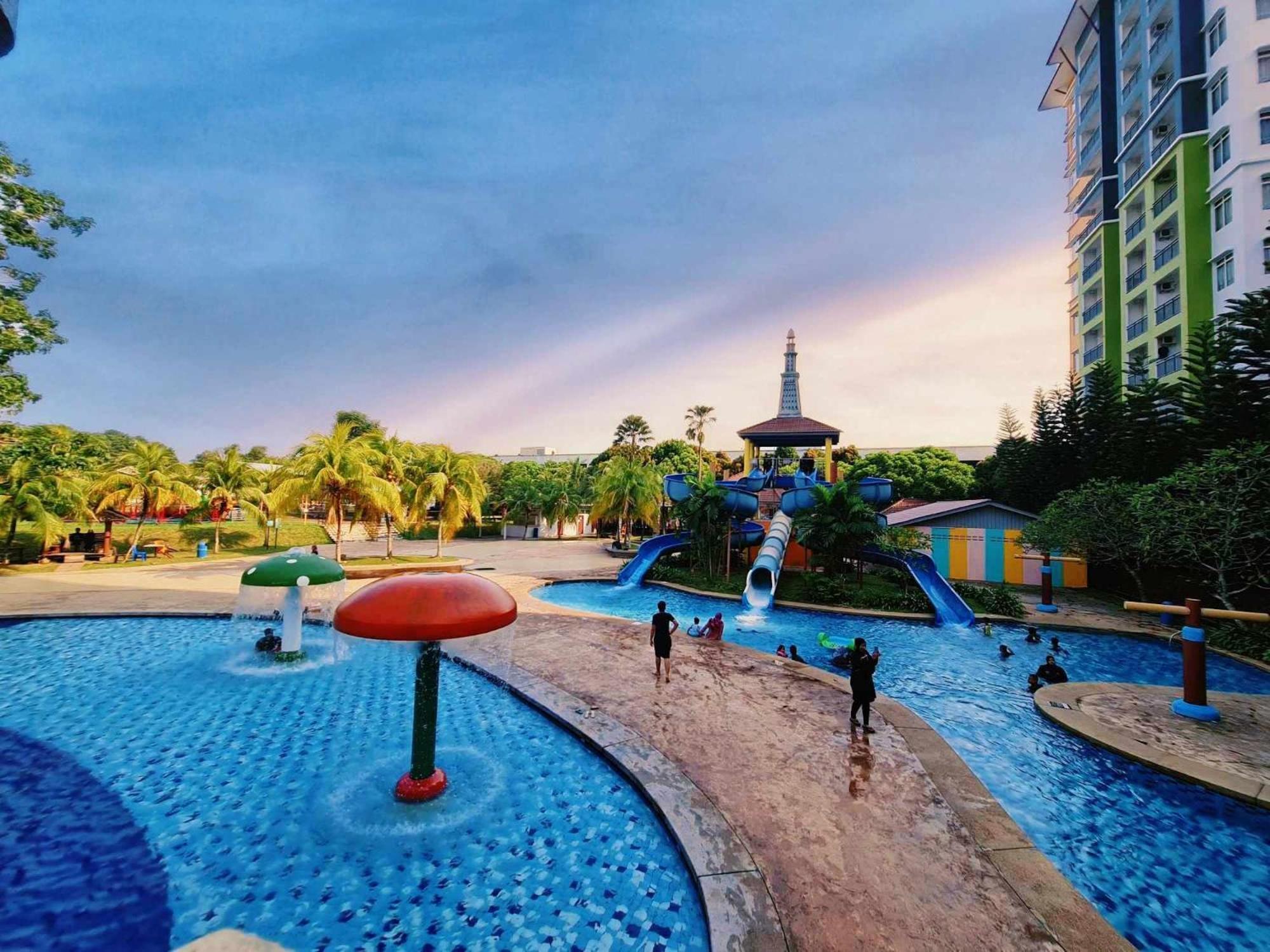 Melaka Top Largest Waterpark Resort - By Youbnb Homestay Melaka ภายนอก รูปภาพ